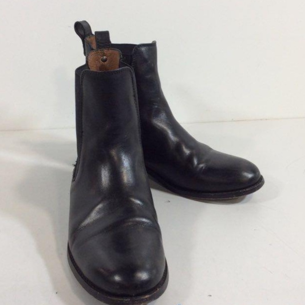 Women’s Frye Black Leather Chelsea Boots Size 7B